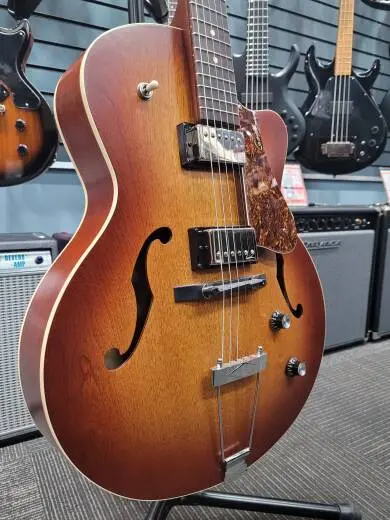 Godin Guitars - G50932 2